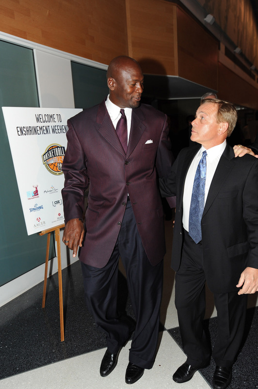 SPRINGFIELD, MA - SEPTEMBER 10: Inductee Michael Jordan speaks with Mike Fratello during the Bunn/Gowdy Awards Dinner at the Naismith Memorial Basketball Hall of Fame on September 10, 2009 in Springfield, Massachusetts. NOTE TO USER: User expressly acknowledges and agrees that, by downloading and/or using this Photograph, user is consenting to the terms and conditions of the Getty Images License Agreement. Mandatory Copyright Notice: Copyright 2009 NBAE (Photo by Andrew D. Bernstein/NBAE via Getty Images)