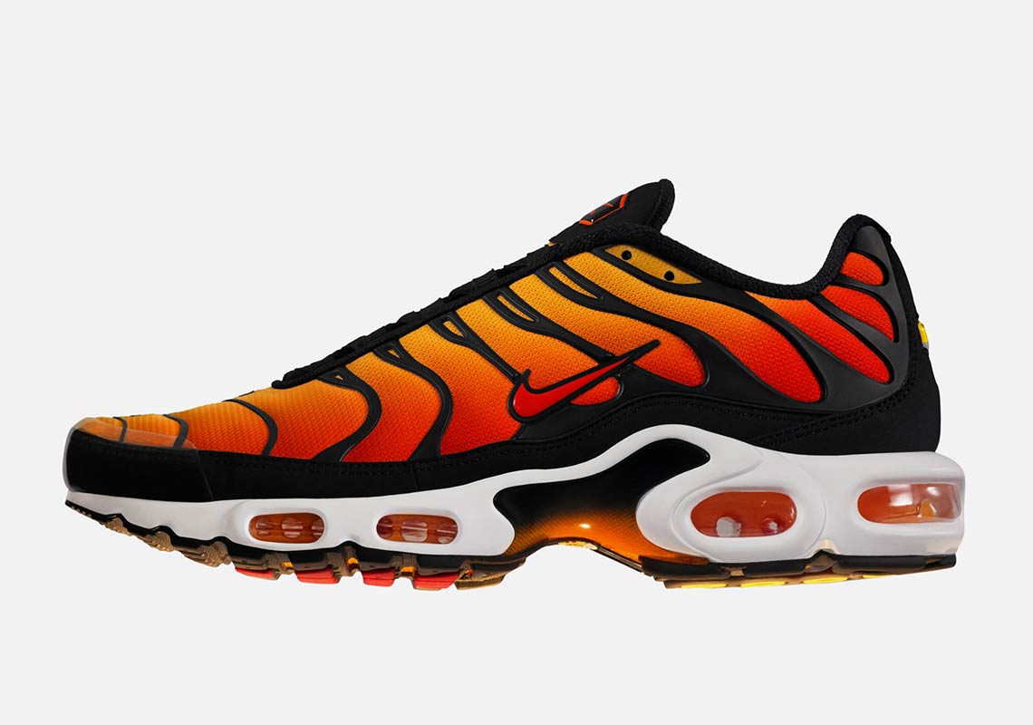 air max plus orange and blue